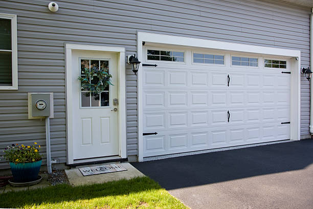 24/7 Emergency Garage Door Panel Replacement experts in Pierce, NE